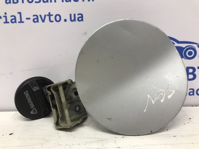 Дверка бензобака 6432065J12 SUZUKI
