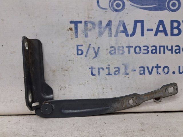 Правая петля капота  654007102R RENAULT