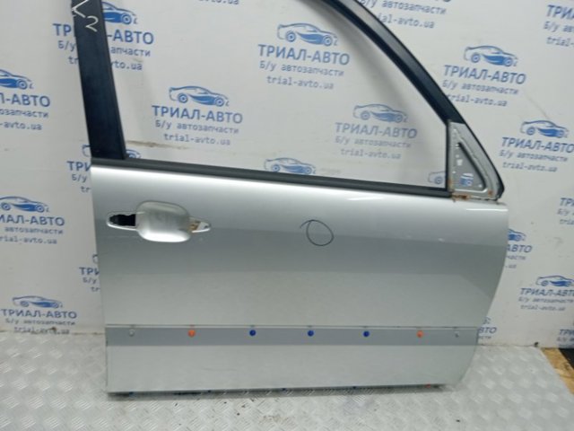 Пассажирская передняя дверь 6700160540 TOYOTA