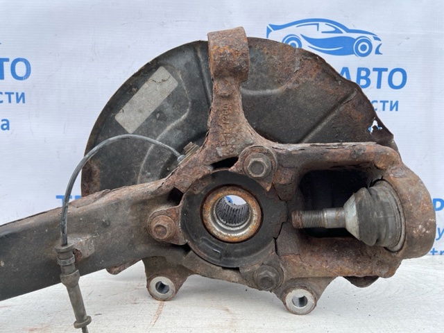 Цапфа поворотная левая 68022629AD CHRYSLER