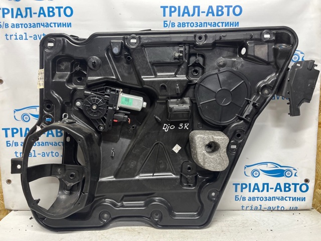 Стеклоподъемник задней правой двери 68043738AA CHRYSLER