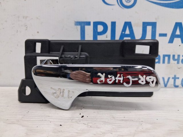 Ручка задней двери, внутренняя, правая 68079302AA CHRYSLER