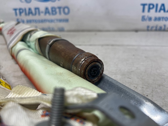 68100766AC Шторка боковая, правая купить Тернополь