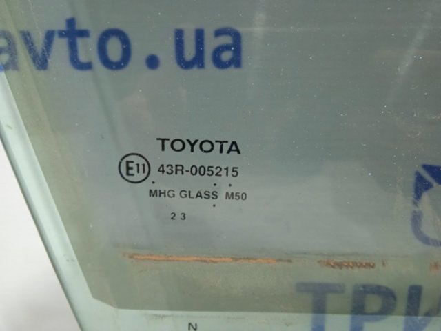 Стекло передней двери, правой 6810106280 TOYOTA