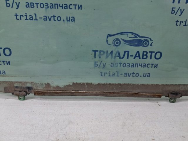 681010E011 Стекло двери передней правой купить Львов