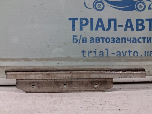 6810405120 TOYOTA Стекло двери задней левой купить в Львов