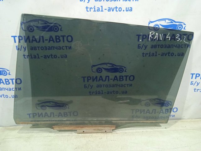 Стекло задней двери, левой 6810442110 TOYOTA