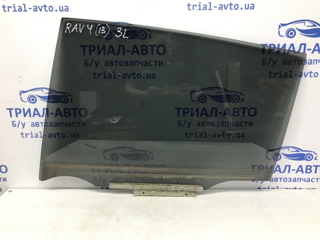 Стекло задней двери, левой 6811442150 TOYOTA