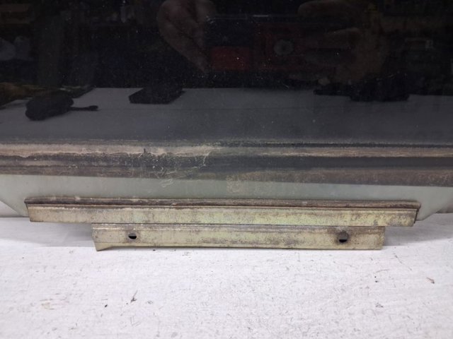 Стекло задней двери, левой 6811460210 TOYOTA