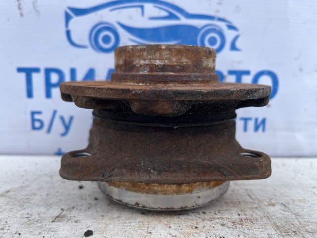 Ступица задняя 68155868AA CHRYSLER