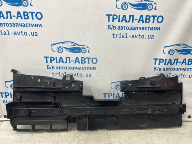 Дефлектор радиатора верхний 68203073AA CHRYSLER