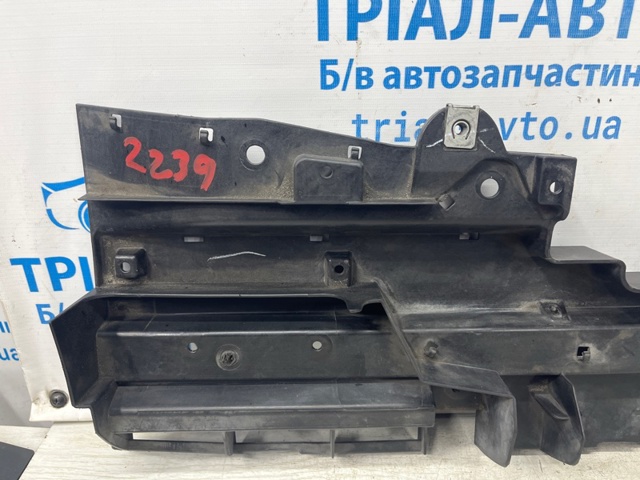 68203073AA Воздуховод (дефлектор) радиатора верхний купить Черкассы