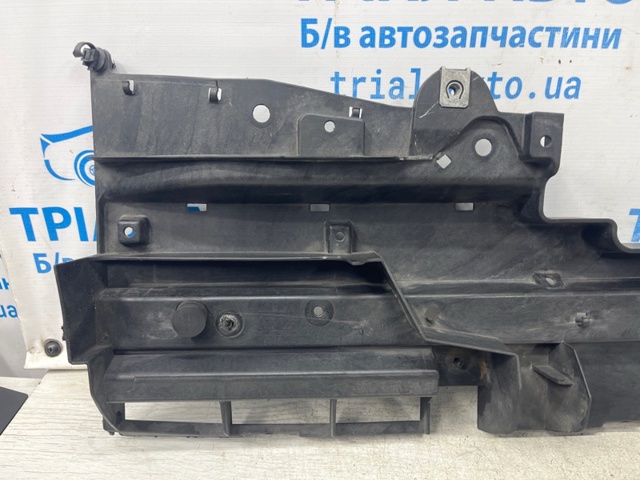 68203073AA Воздуховод (дефлектор) радиатора верхний купить Сумы