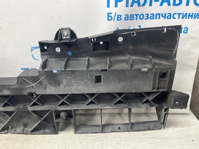 68203073AA Воздуховод (дефлектор) радиатора верхний купить Харьков