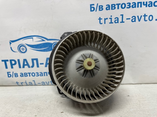 Мотор вентилятора печки (отопителя салона) 68223053AC CHRYSLER