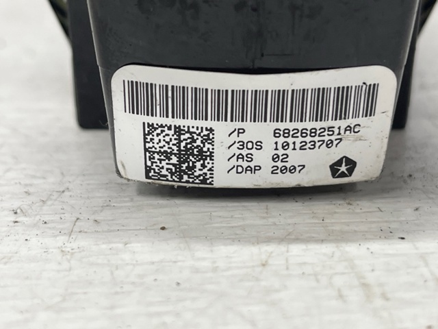 Кнопки переднего правого стекло подъемника 68268251AC CHRYSLER