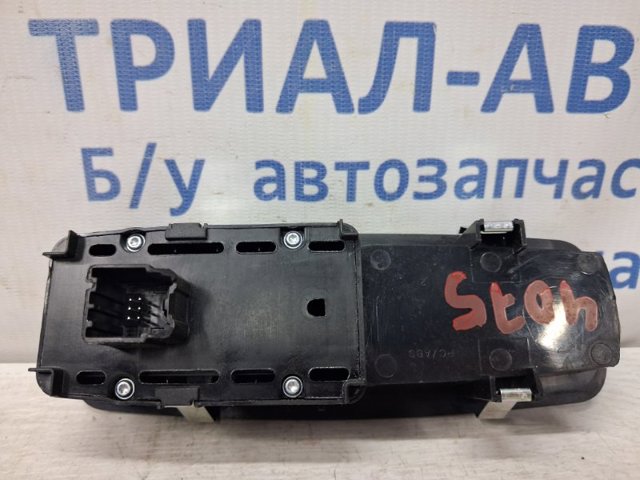 68268251AC CHRYSLER Кнопочный блок управления стеклоподъемником передний правый купить в Львов