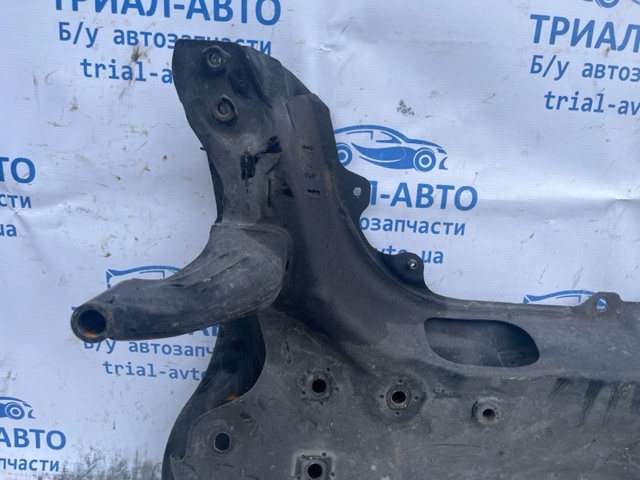 CHRYSLER 68307615AA Подрамник передний в наличии Черкассы