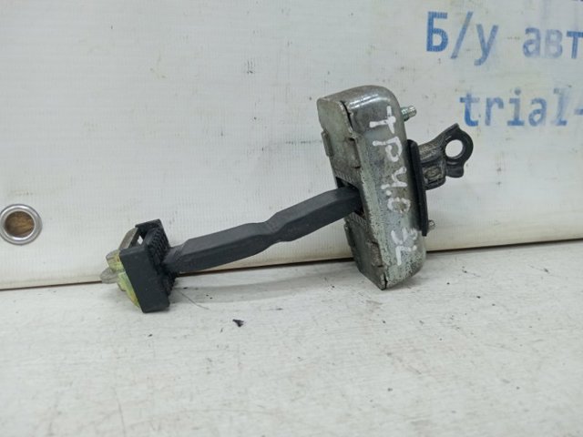 6863060120 Ограничитель открывания двери задний правый купить Ужгород