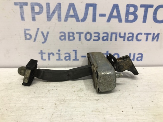 Ограничитель открывания двери, задний левый 6864060090 TOYOTA