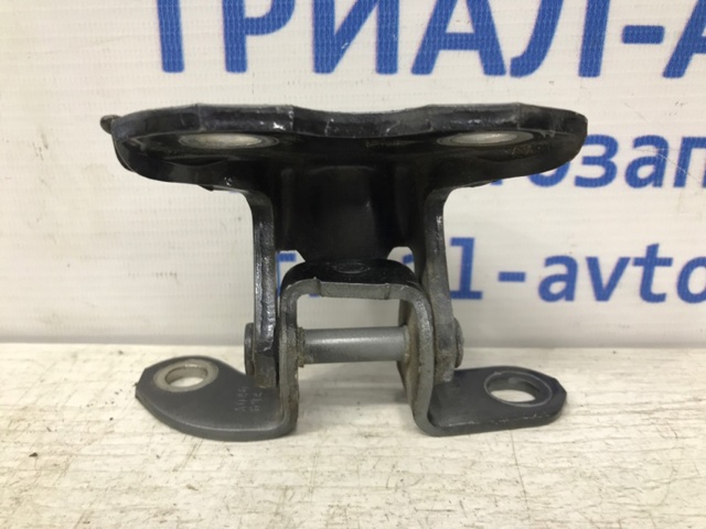 Дверной шарнир задний правый 6875020121 TOYOTA
