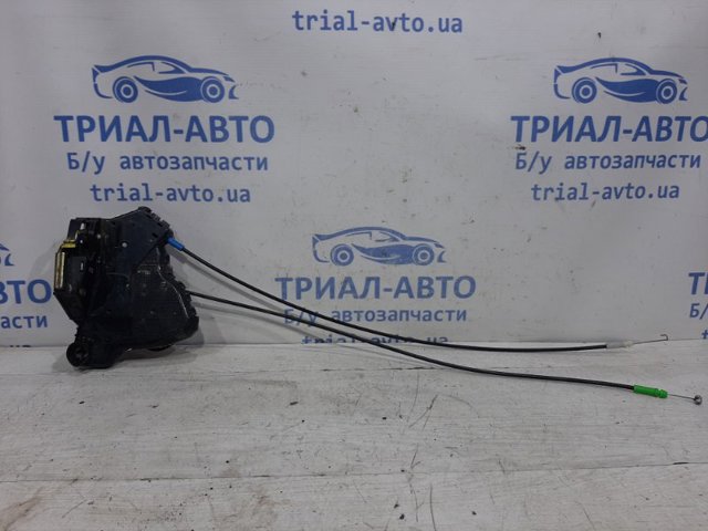 Замок двери водителя Toyota Avensis II