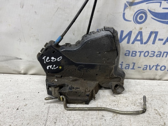 Замок передней левой двери 6904033231 TOYOTA
