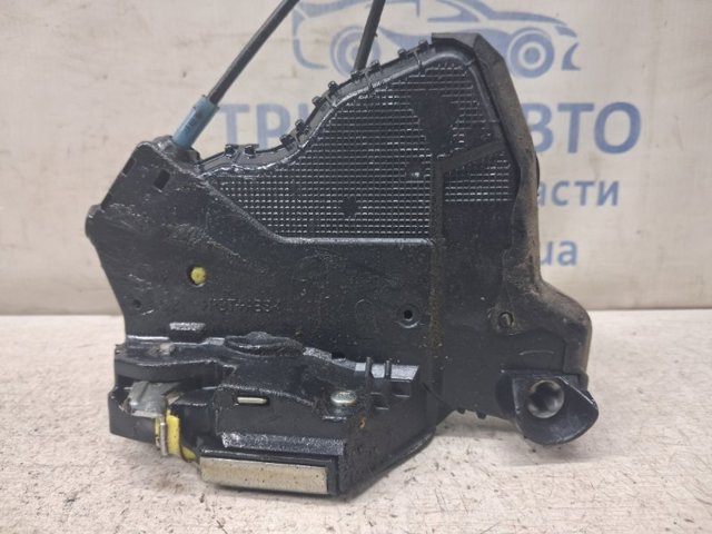 Замок двери водителя Toyota Auris JPP