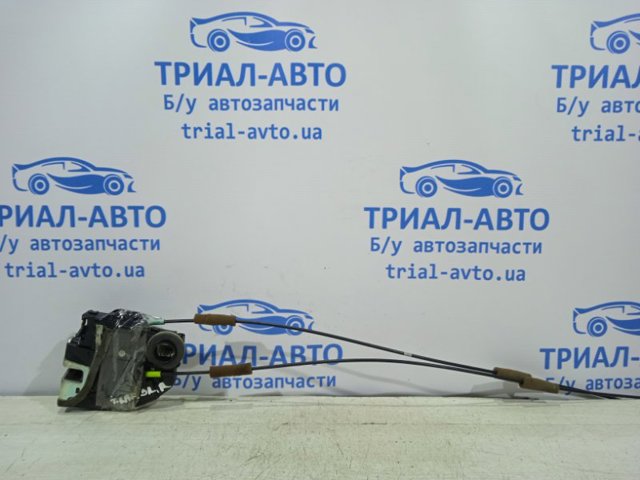 Замок двери Toyota Land Cruiser