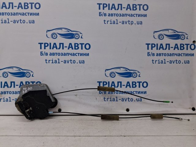 Замок задней двери, правой 6905033071 TOYOTA