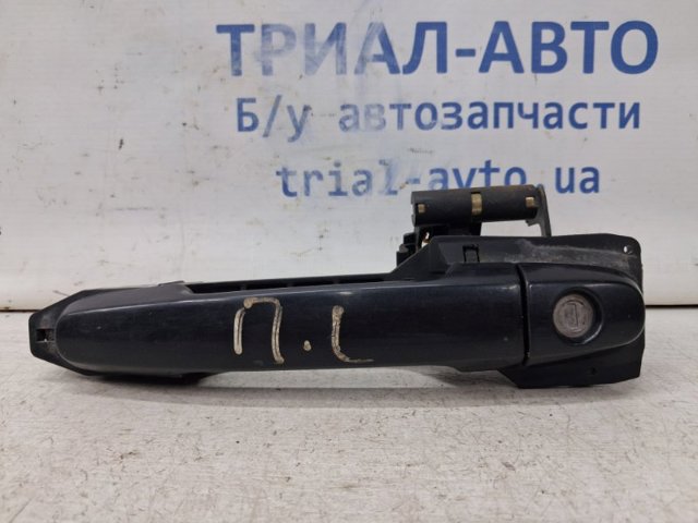 Держатель наружной ручки двери, передней левой 6920205020 TOYOTA