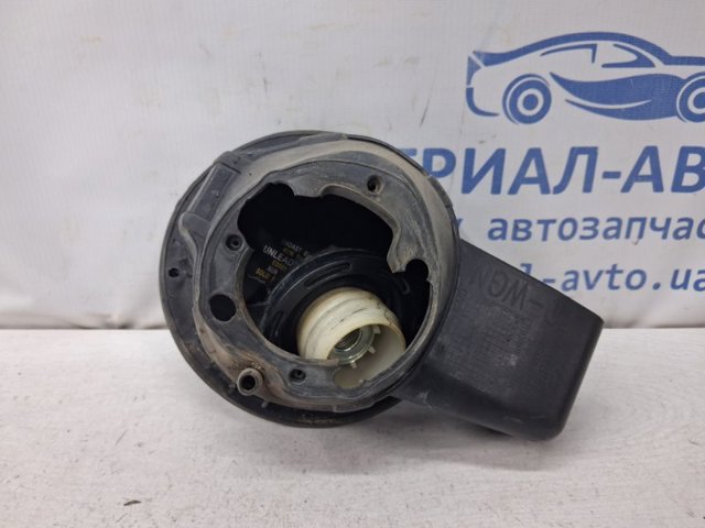 695102L200 Лючок бензобака купить Чернигов