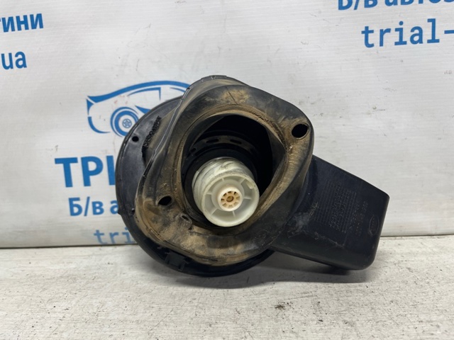 HYUNDAI 695102P000 Лючок бензобака (топливного бака) в наличии Николаев