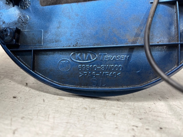Лючок (дверца) бензобака 695103W000 HYUNDAI