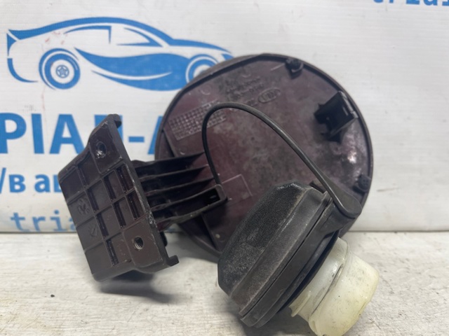 695104C000 HYUNDAI Лючок бензобака (топливного бака) купить в Житомир