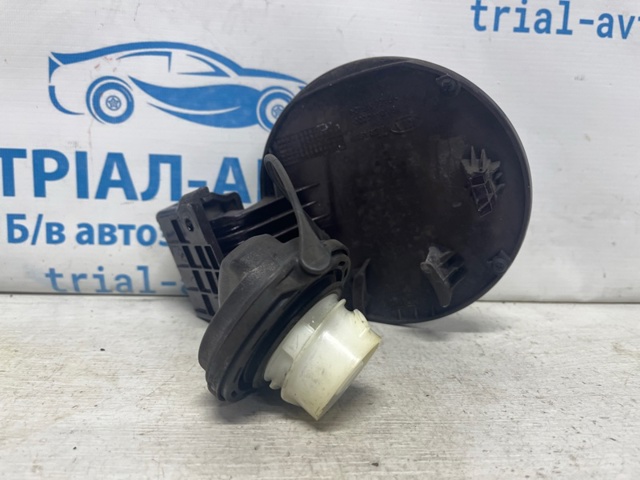 HYUNDAI 695104C000 Лючок бензобака (топливного бака) в наличии Каменское