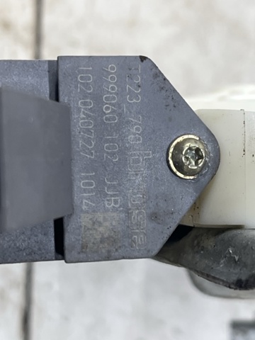 Стеклоподъемник передней правой двери 6981005050 TOYOTA