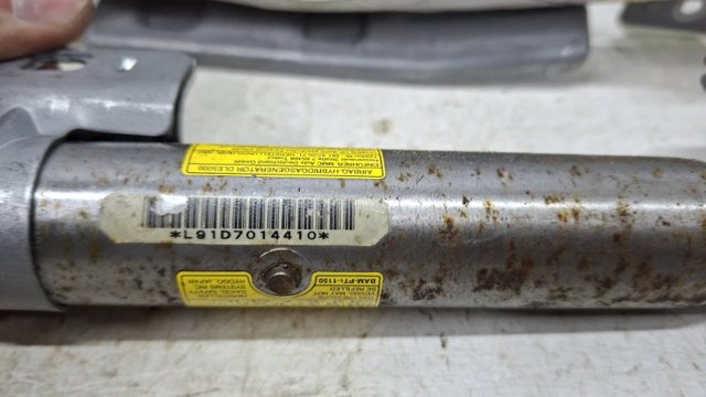 7030A082 MITSUBISHI Шторка боковая, правая купить в Житомир