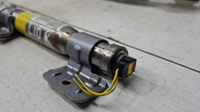 MITSUBISHI 7030A082 Шторка боковая, правая в наличии Днепр