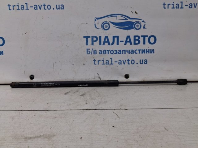 Амортизатор задней двери 7146034002 SSANG YONG