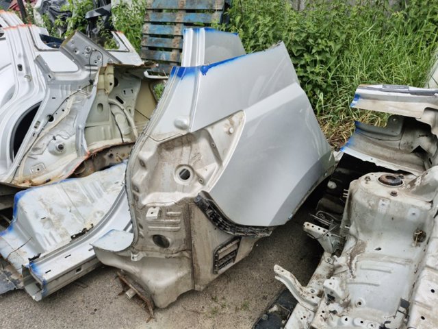 715043UC00 HYUNDAI Крыло заднее правое купить в Хмельницкий