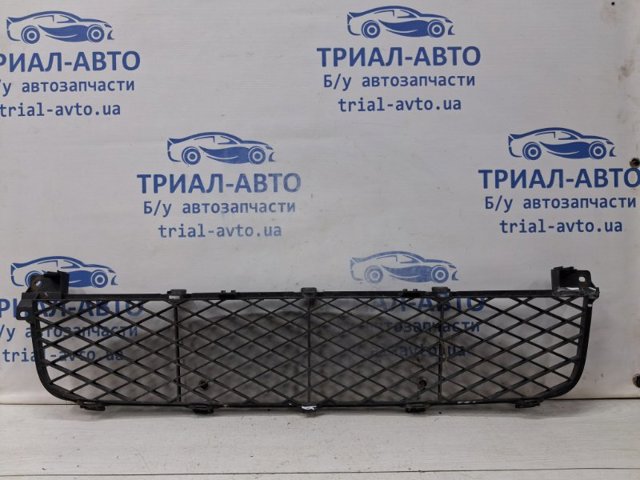 SUZUKI 7172165J00 Решетка бампера в наличии Киев