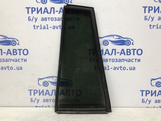 SSANG YONG 7338309010 Стекло-форточка двери задней правой в наличии Украина