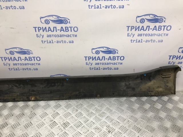 7405A090 MITSUBISHI Накладка (молдинг) порога наружная правая купить в Киев