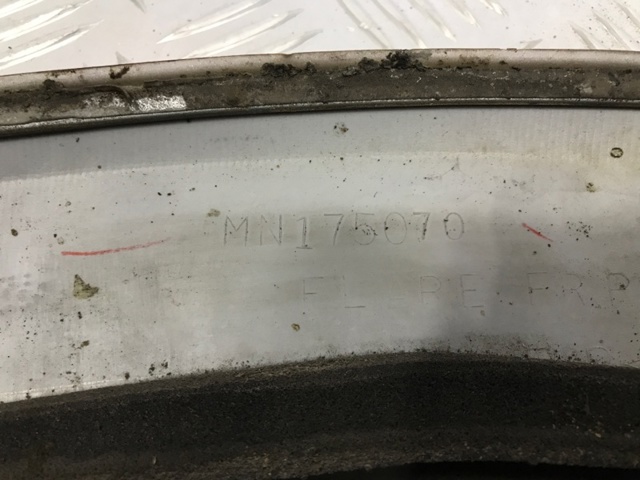 MITSUBISHI 7420A008XA Расширитель (накладка) арки переднего крыла правый в наличии Каменское