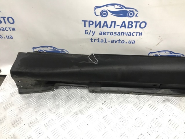 TOYOTA 7585048010 Накладка (молдинг) порога наружная правая в наличии Полтава