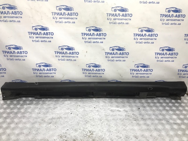 Накладка наружняя (молдинг) порога, правый 7585048010 TOYOTA