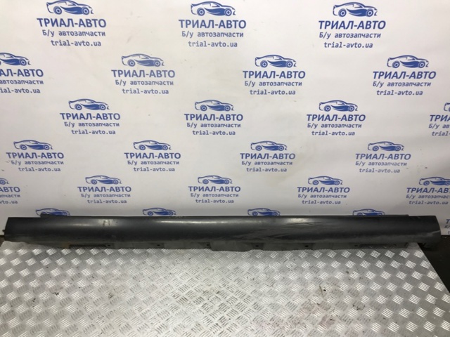 Накладка наружняя (молдинг) порога, правый 7585105901 TOYOTA