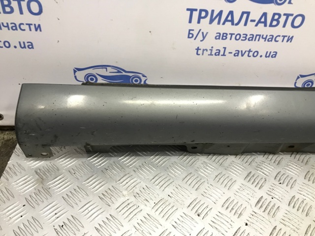 Накладка (молдинг) порога наружная левая 7585205902 TOYOTA