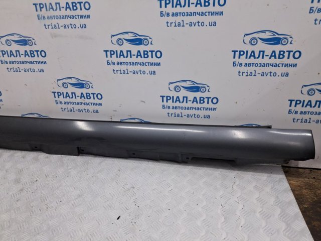 TOYOTA 7585205902 Накладка (молдинг) порога наружная левая в наличии Чернигов
